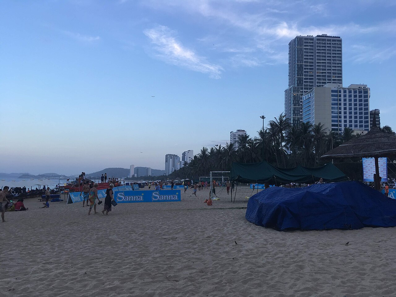 Пляжная полоса и море в Нячанге